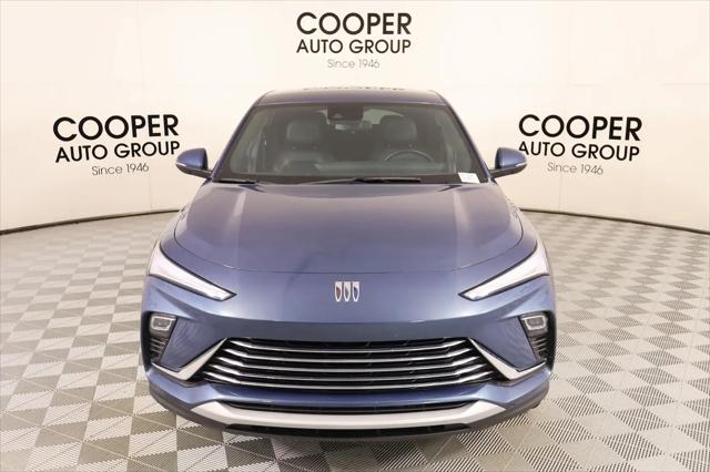 2025 Buick NV Preferred FWD