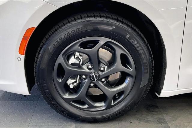 2024 Chrysler Pacifica Hybrid S Appearance Pkg
