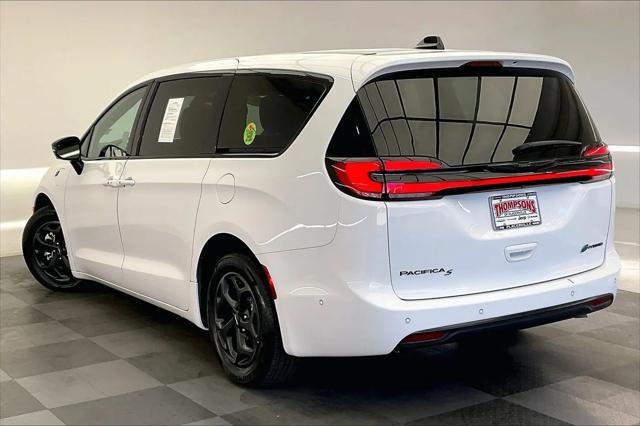 2024 Chrysler Pacifica Hybrid S Appearance Pkg