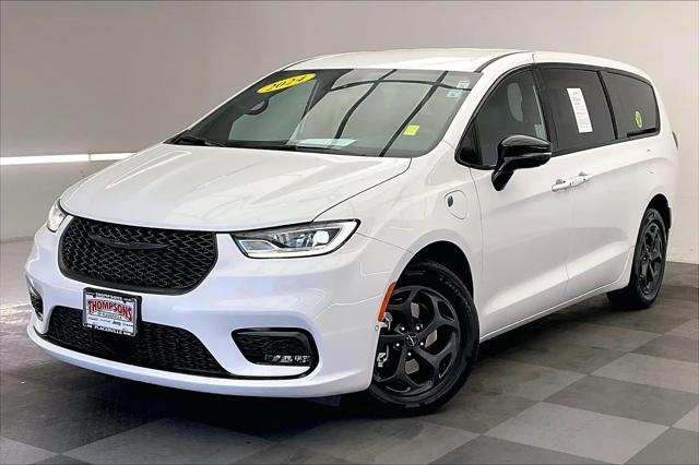 2024 Chrysler Pacifica Hybrid S Appearance Pkg