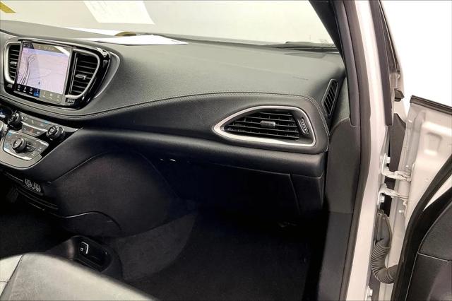 2024 Chrysler Pacifica Hybrid S Appearance Pkg