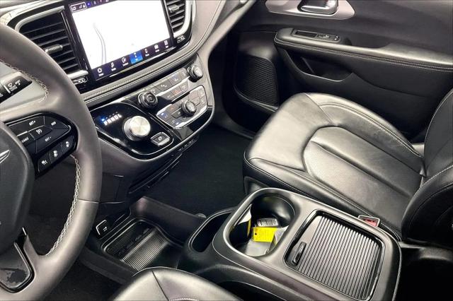 2024 Chrysler Pacifica Hybrid S Appearance Pkg