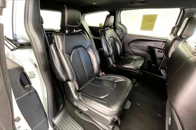 2024 Chrysler Pacifica Hybrid S Appearance Pkg
