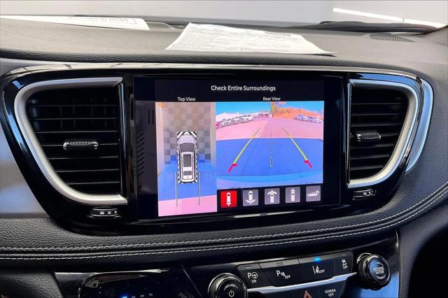 2024 Chrysler Pacifica Hybrid S Appearance Pkg