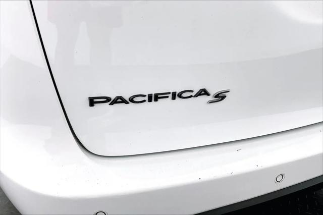 2024 Chrysler Pacifica Hybrid S Appearance Pkg