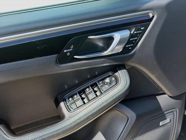 2023 Porsche Macan Macan