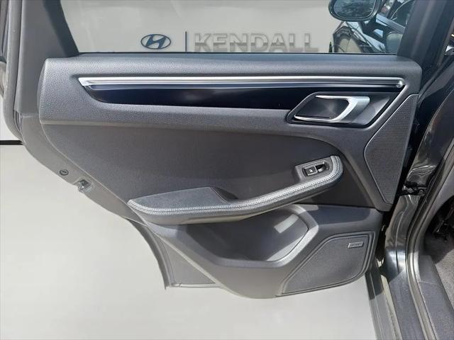 2023 Porsche Macan Macan