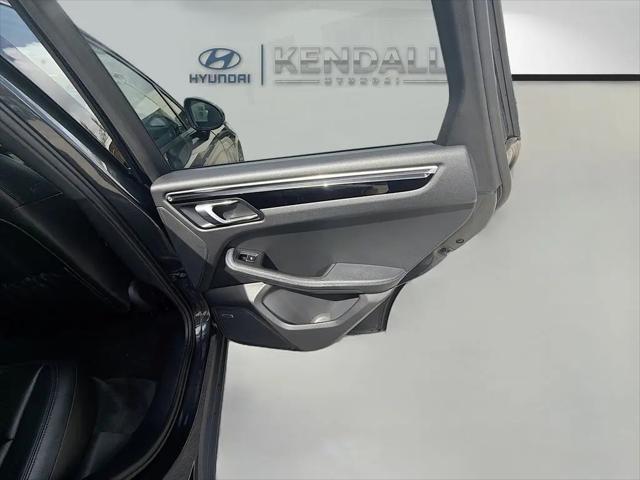2023 Porsche Macan Macan