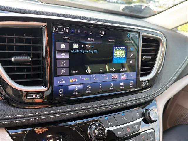 2024 Chrysler Pacifica Hybrid Select
