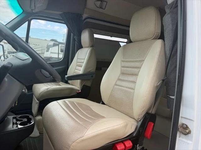 2005 Dodge Sprinter SHC