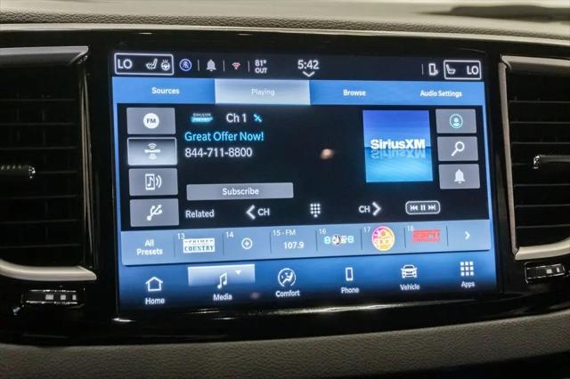 2025 Chrysler Pacifica Select