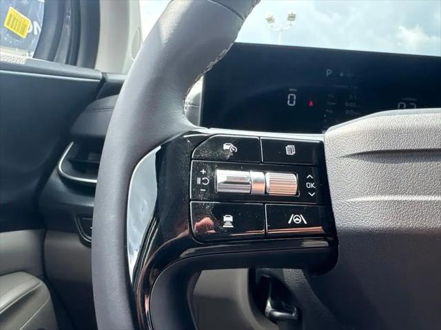 2027 Kia Carnival LXS