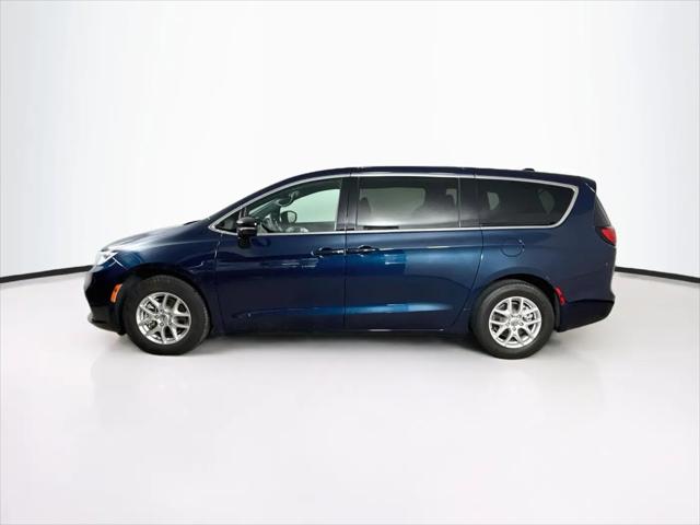2024 Chrysler Pacifica Touring