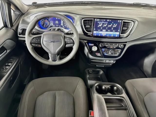 2024 Chrysler Pacifica Touring