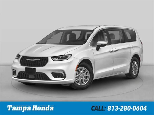2023 Chrysler Pacifica Touring L for sale in Tampa, FL
