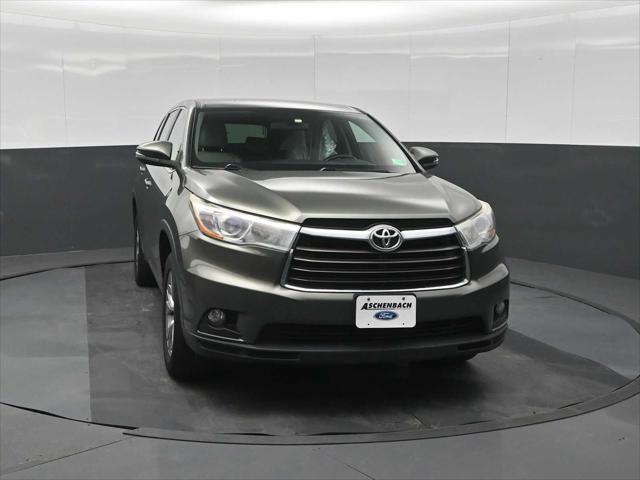 2016 Toyota Highlander LE V6 2016 Toyota Highlander LE V6