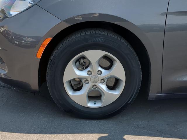 2017 Chrysler Pacifica LX