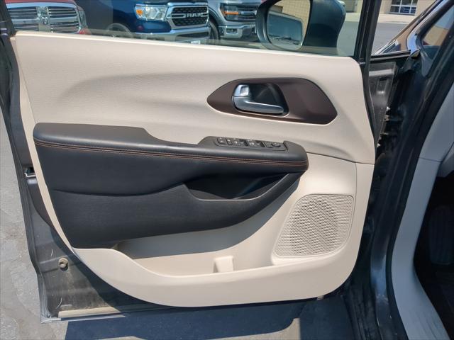 2017 Chrysler Pacifica LX