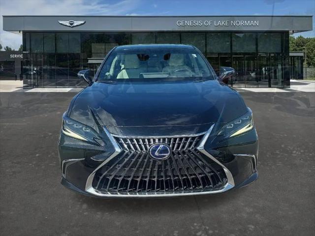 2022 Lexus ES 300h Ultra Luxury