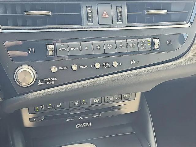 2022 Lexus ES 300h Ultra Luxury