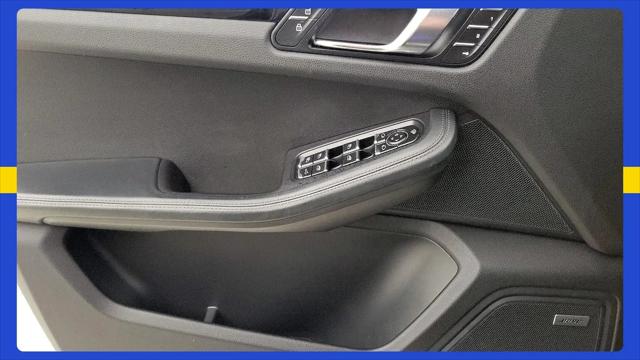 2022 Porsche Macan Macan