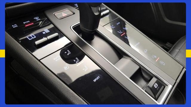 2022 Porsche Macan Macan