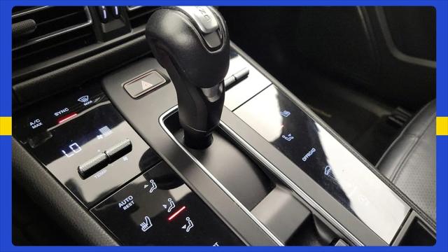 2022 Porsche Macan Macan