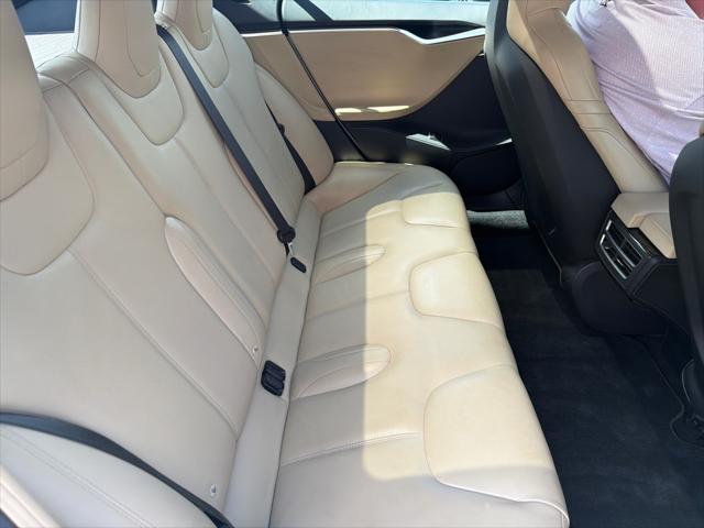2016 Tesla Model S 90D