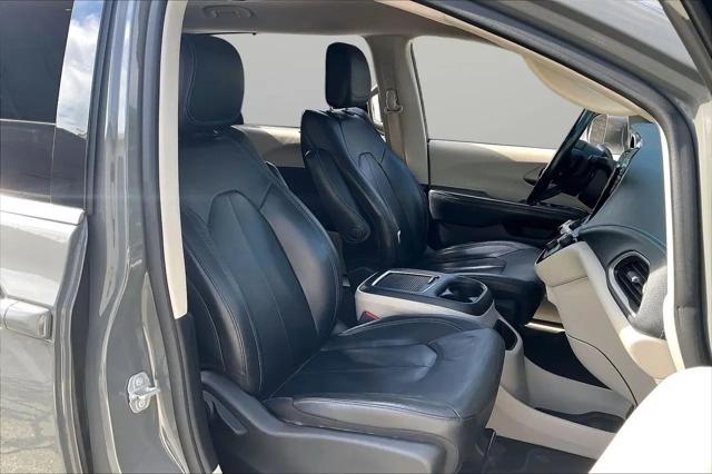 2021 Chrysler Pacifica Touring L