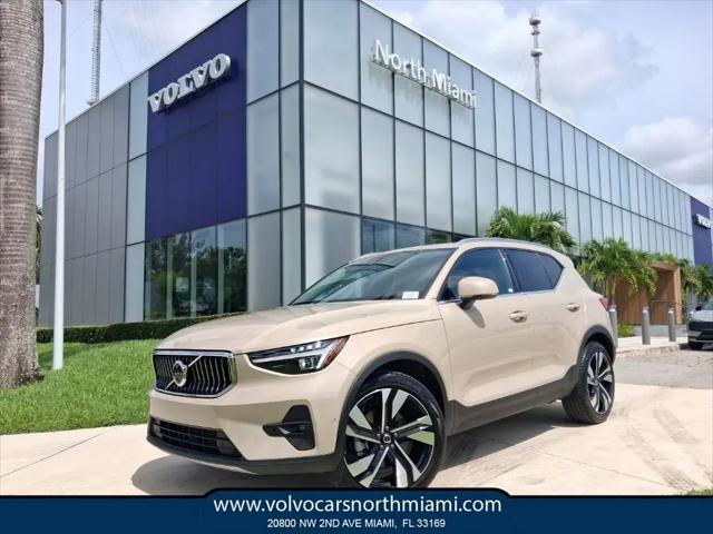 2025 Volvo XC40 B5 Ultra Bright Theme for sale in Miami, FL