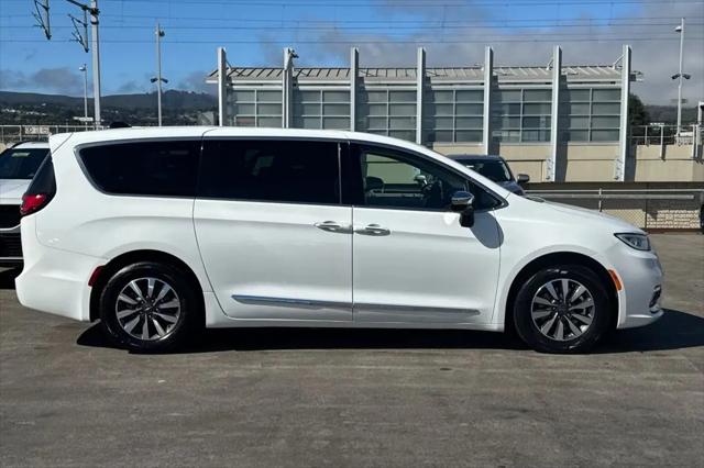 2023 Chrysler Pacifica Hybrid Limited