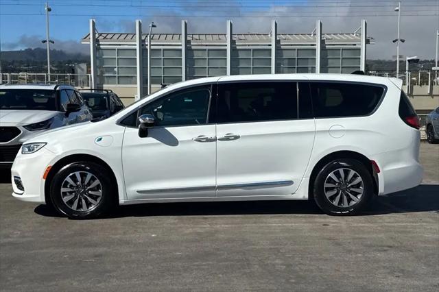 2023 Chrysler Pacifica Hybrid Limited