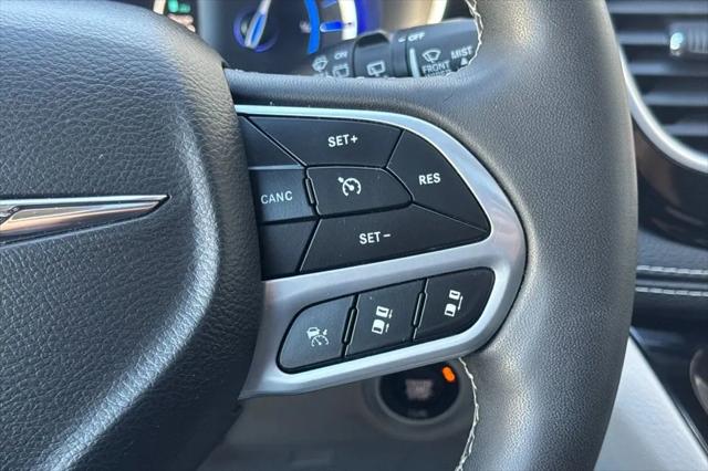 2023 Chrysler Pacifica Hybrid Limited