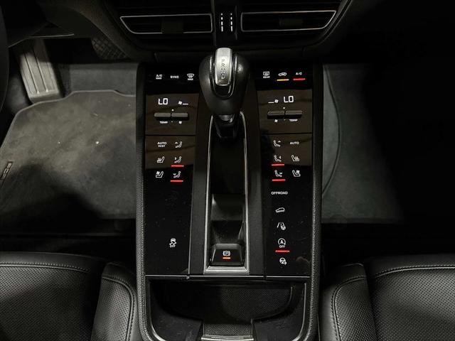 2023 Porsche Macan T
