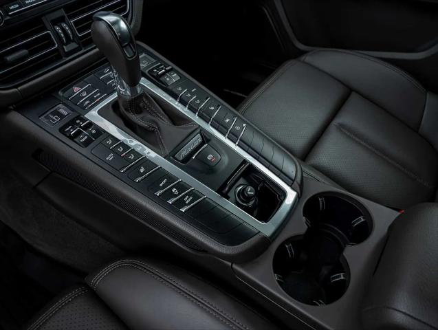2021 Porsche Macan Macan