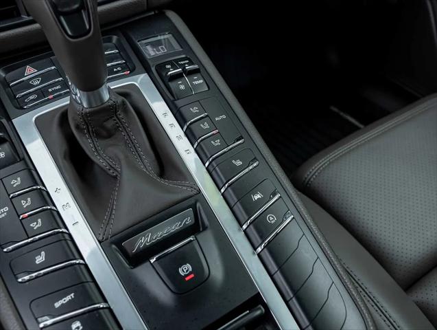 2021 Porsche Macan Macan