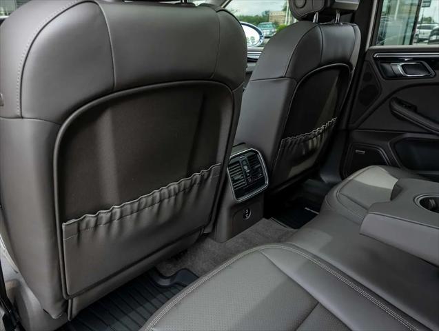 2021 Porsche Macan Macan