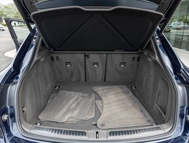 2021 Porsche Macan Macan