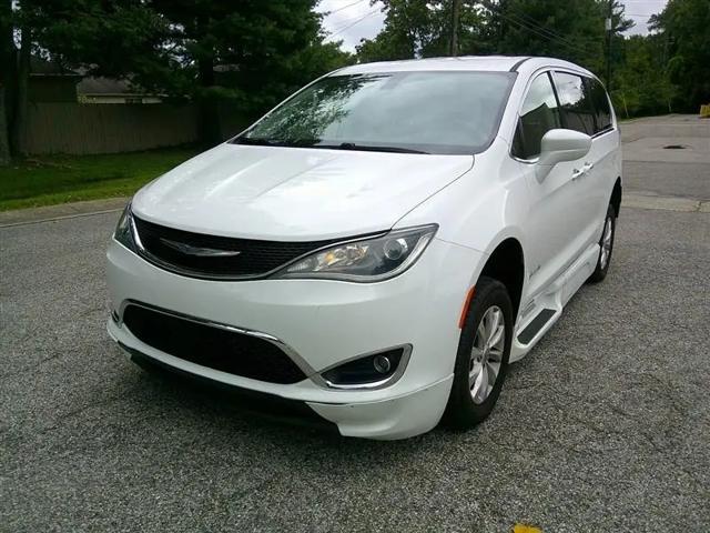 2018 Chrysler Pacifica Touring Plus for sale in Henderson, KY