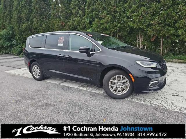 2023 Chrysler Pacifica Touring L for sale in Johnstown, PA