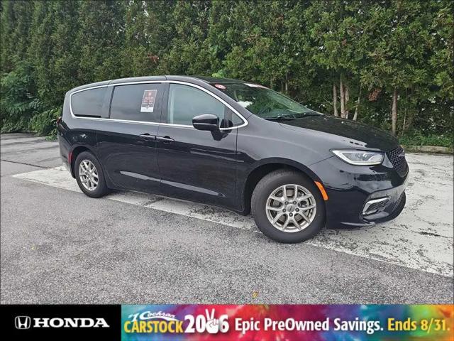 2023 Chrysler Pacifica Touring L for sale in Johnstown, PA