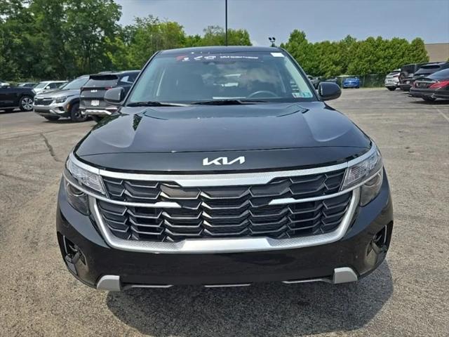 2024 Kia Seltos LX 2024 Kia Seltos LX