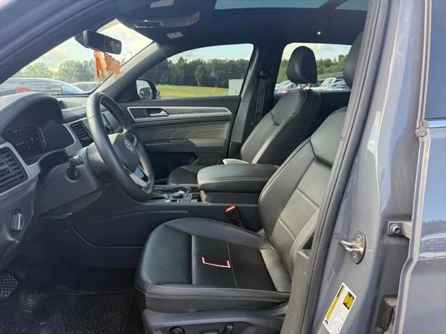 2022 Volkswagen Atlas Cross Sport 3.6L V6 SE w/Technology 2022 Volkswagen Atlas Cross Sport 3.6L V6 SE w/Technology