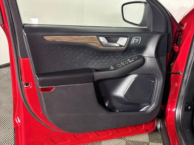 2020 Ford Escape Titanium Hybrid