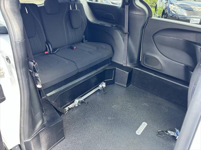 2024 Chrysler Pacifica Touring