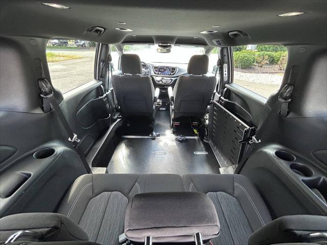 2024 Chrysler Pacifica Touring