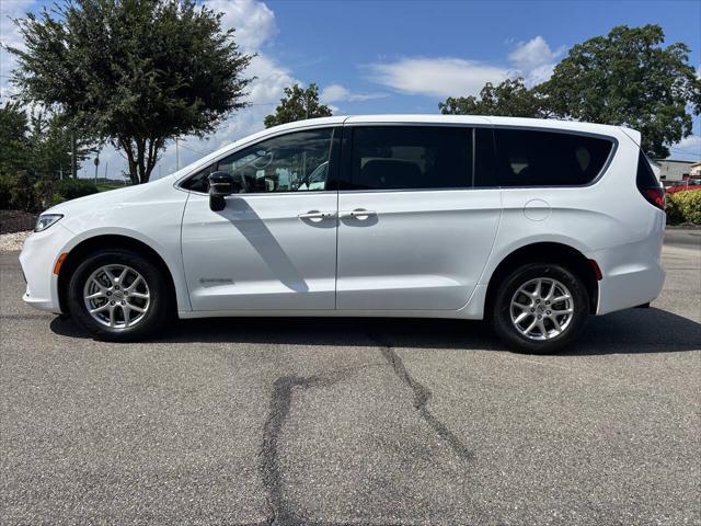 2024 Chrysler Pacifica Touring