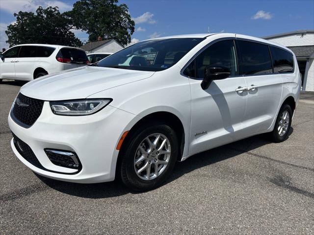 2024 Chrysler Pacifica Touring