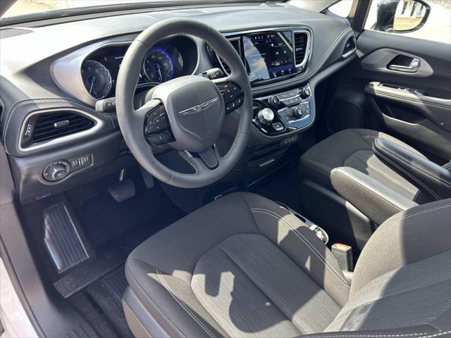 2024 Chrysler Pacifica Touring