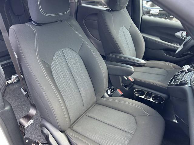 2024 Chrysler Pacifica Touring